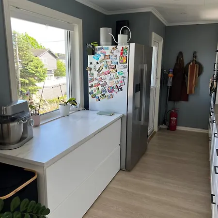 Bright And Renovated 10 Min To شقة